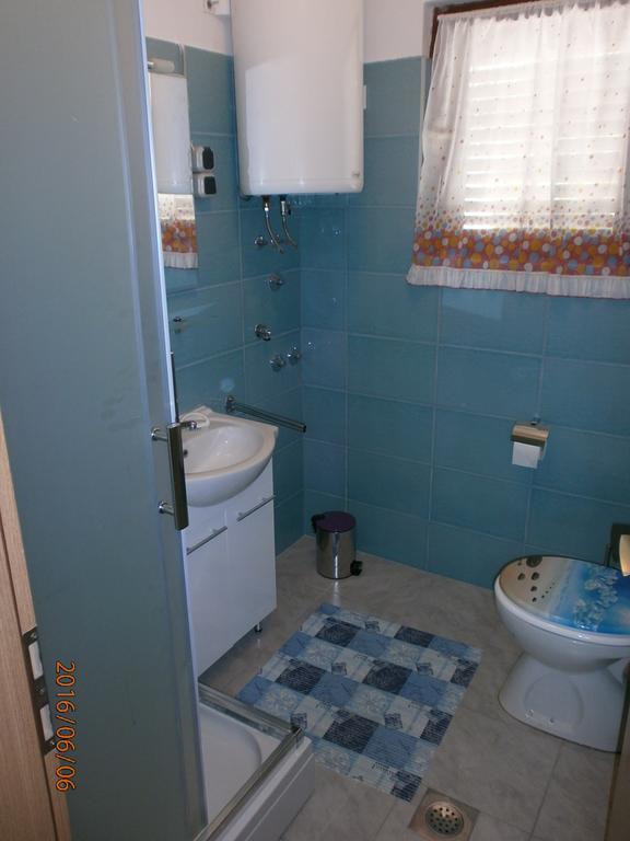 Ferienwohnung Apartman Fox Pirovac Exterior foto