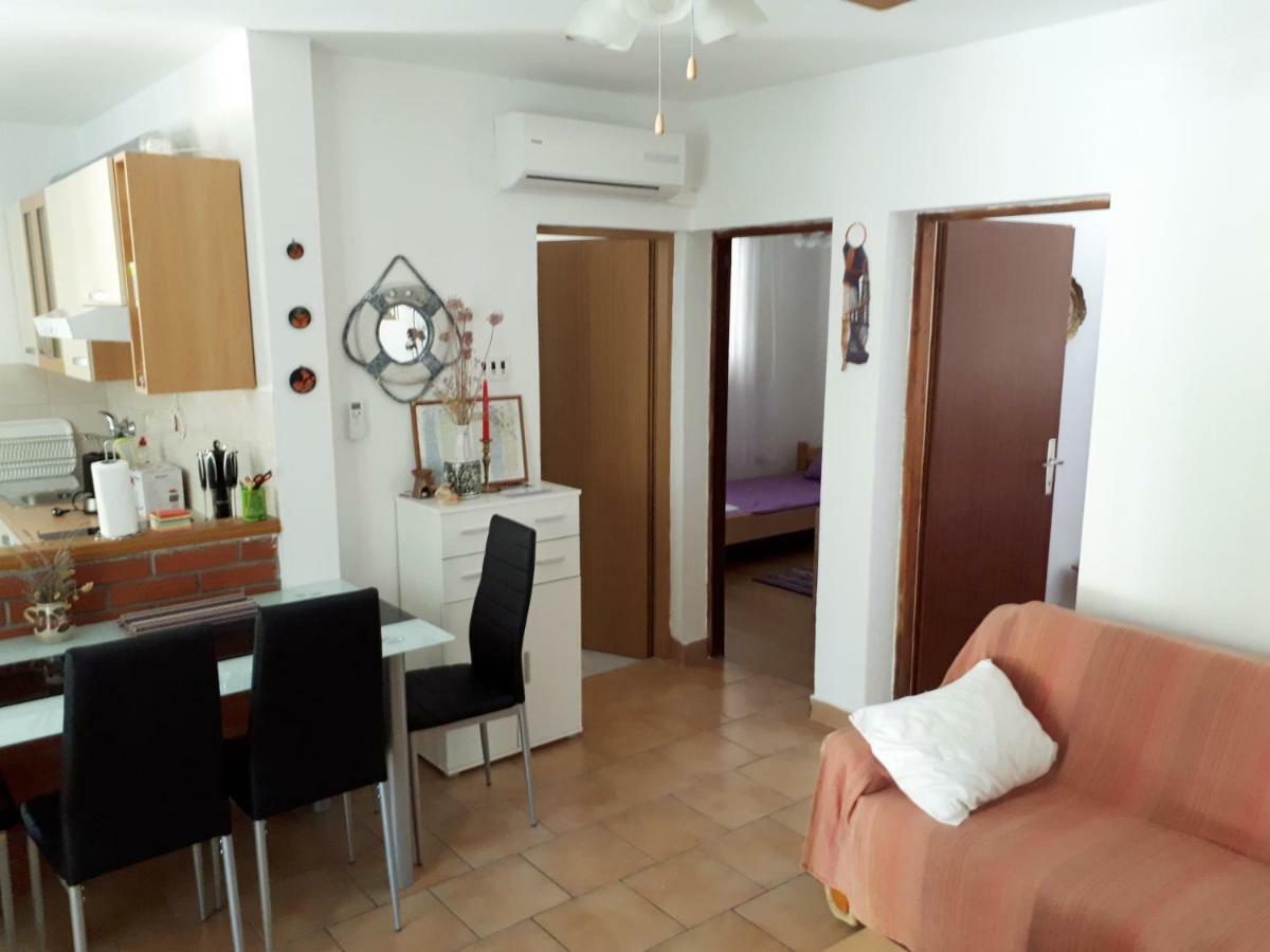 Ferienwohnung Apartman Fox Pirovac Exterior foto