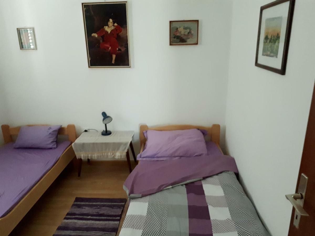 Ferienwohnung Apartman Fox Pirovac Exterior foto