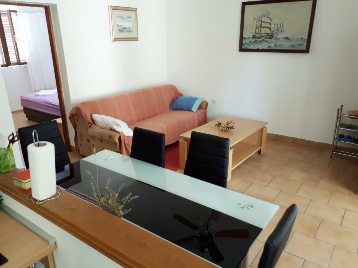 Ferienwohnung Apartman Fox Pirovac Exterior foto