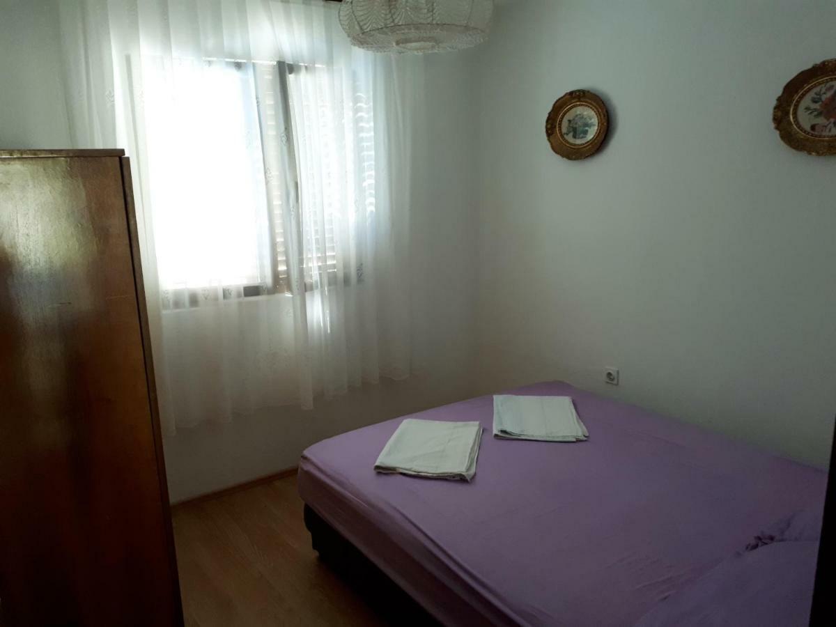 Ferienwohnung Apartman Fox Pirovac Exterior foto