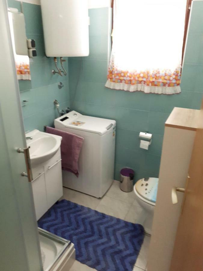 Ferienwohnung Apartman Fox Pirovac Exterior foto